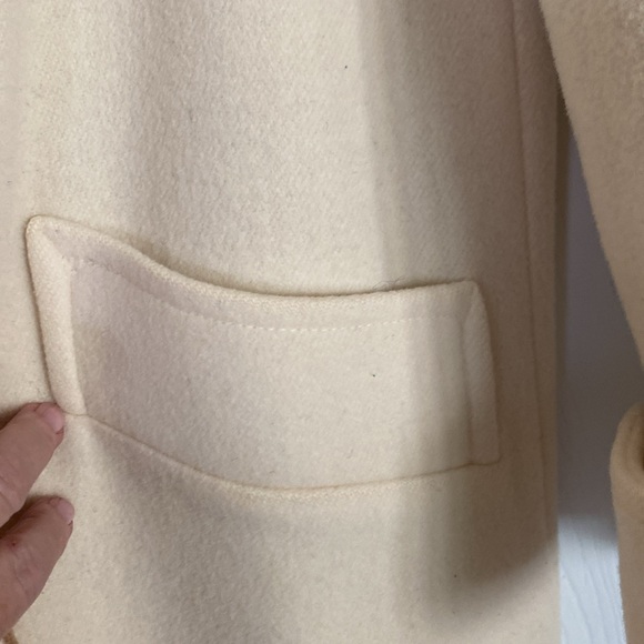 Cream wool coat. Fully lined. Size 14/16. - Picture 5 of 10